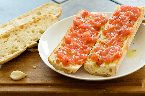 Pan con Tomate